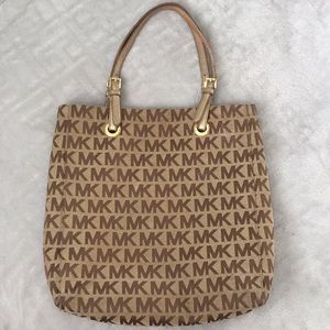 Michael kors tote